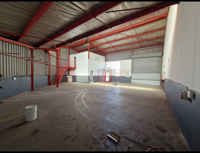 219M² WAREHOUSE TO LET IN JET PARK